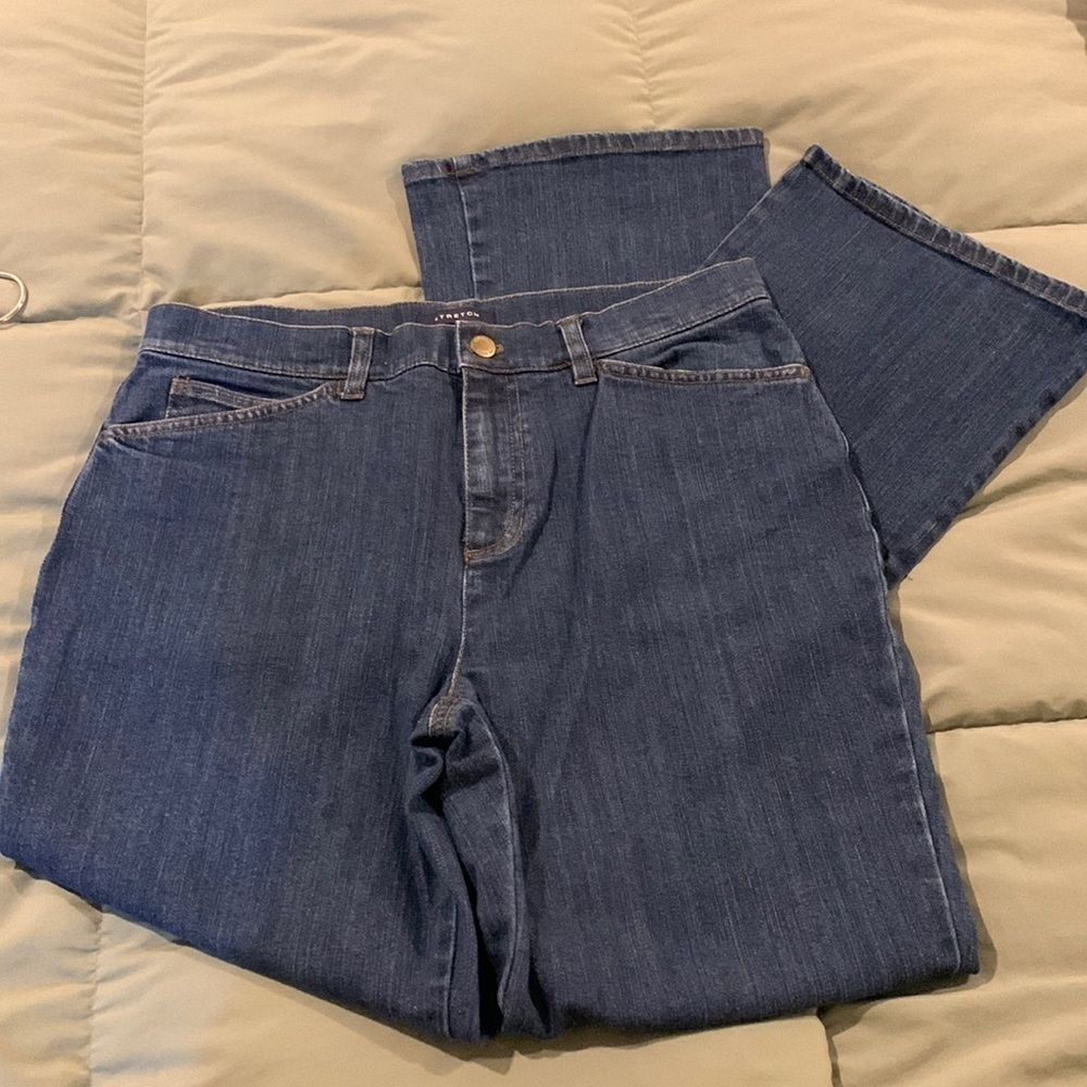 Jones New York Signature Dark Wash Stretch Mom Jean. Size 10. Slight flair leg. 